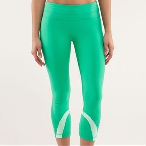 lululemon Inspire Crops Two Tone Green Sz 4 (XS)